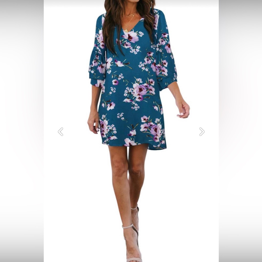 Women's V-Neck Bell Sleeve Shift Dress
